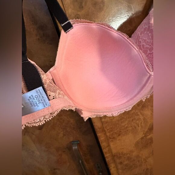 Victorias Secret - 34DD - bra - Picture 3 of 6